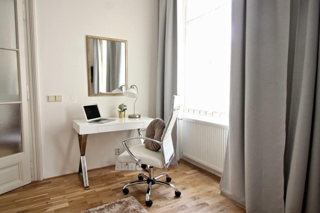 New Design & Style Apartment Old Town Xxl Prag Exteriör bild