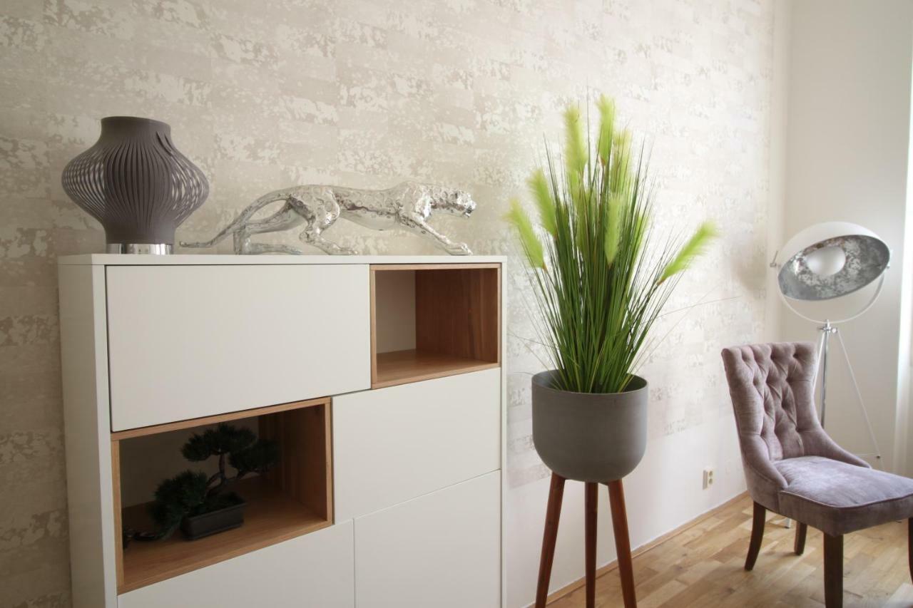 New Design & Style Apartment Old Town Xxl Prag Exteriör bild