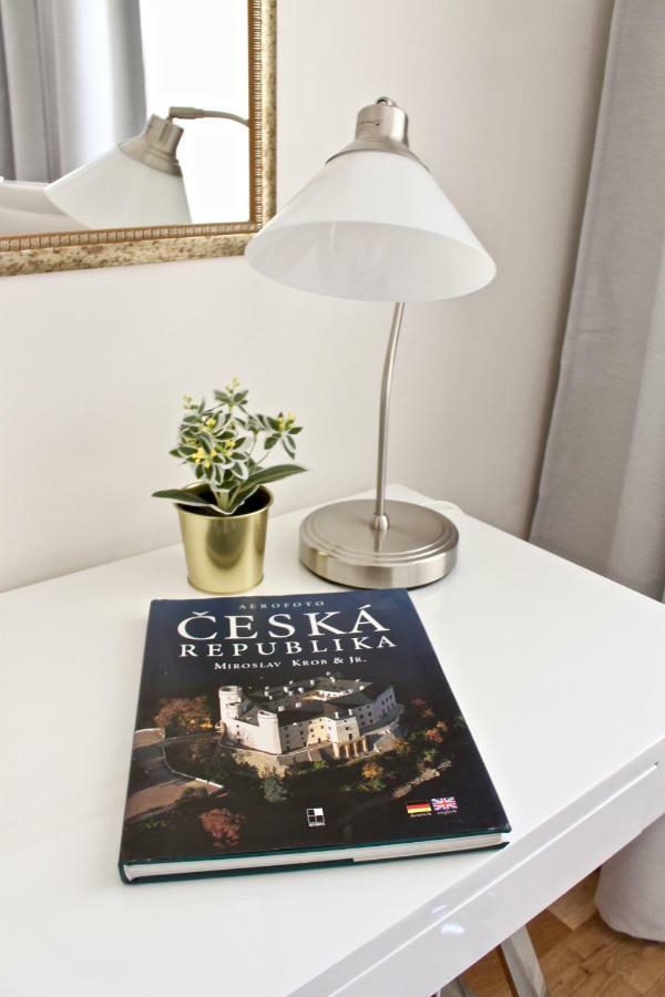 New Design & Style Apartment Old Town Xxl Prag Exteriör bild