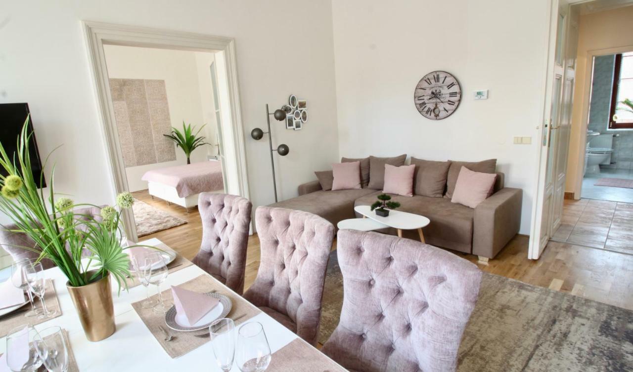 New Design & Style Apartment Old Town Xxl Prag Exteriör bild