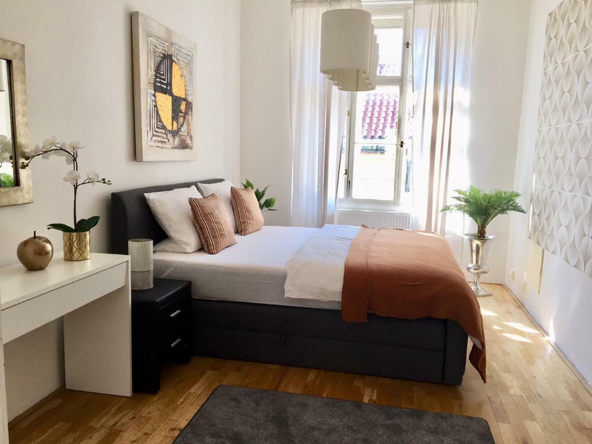 New Design & Style Apartment Old Town Xxl Prag Exteriör bild
